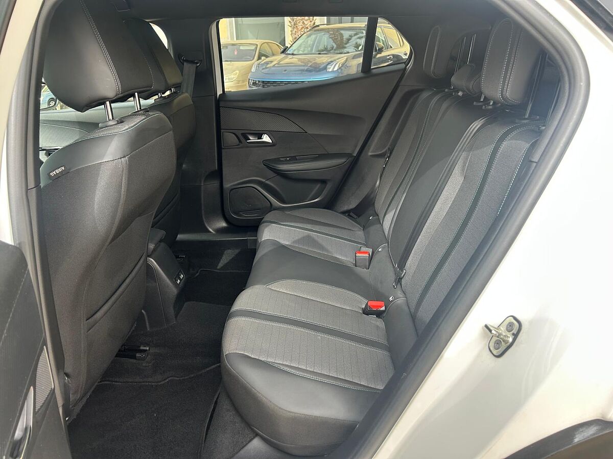 PEUGEOT 2008 ALLURE 1.2 E-THP AUTO SPANISH LHD IN SPAIN 28000 MILES SUPER 2022